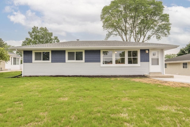 WW151N8656 Marshall Dr, Menomonee Falls, WI 53051 - ranch-style home with a front yard