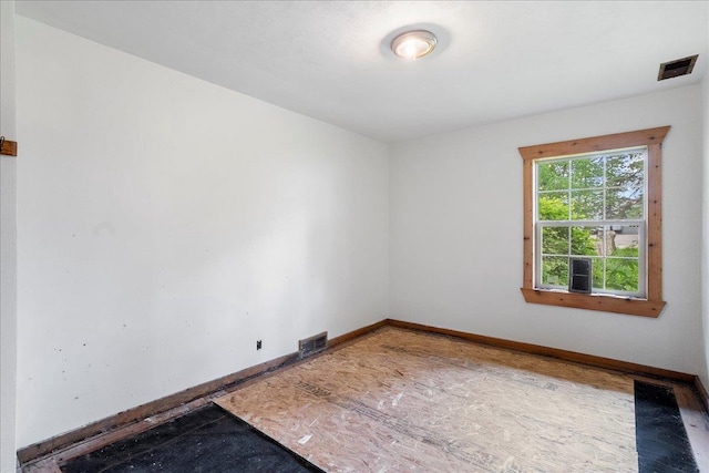 1507 N Peach Ave, Marshfield, WI 54449 - unfurnished room featuring baseboards
