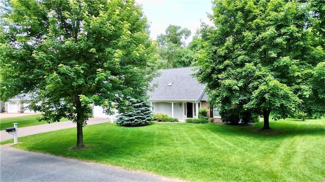 1410 Forest Knoll Ct, Eau Claire, WI 54701 - view of front of home with a front yard