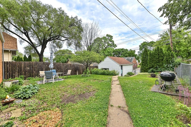 2954 S 48th St, Milwaukee, WI 53219 - fenced backyard with outdoor dining space