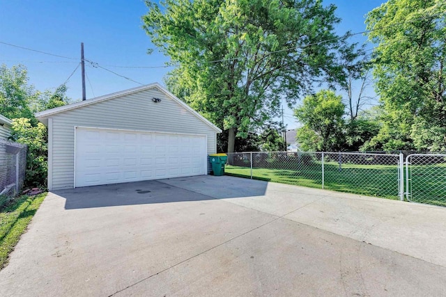 517 12th Ave, Green Bay, WI 54303 - view of detached garage