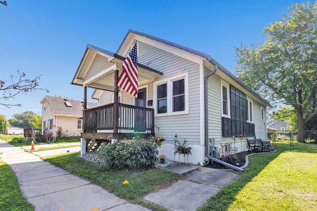 517 12th Ave, Green Bay, WI 54303 - view of side of home with covered porch
