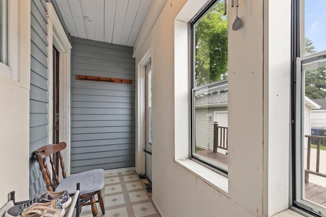 624 W 8th Ave, Oshkosh, WI 54902 - view of sunroom