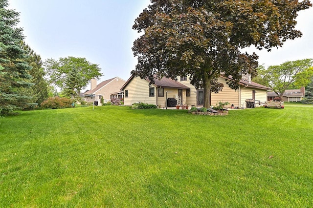 7701 W Coventry Dr, Franklin, WI 53132 - view of grassy yard