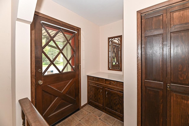 7701 W Coventry Dr, Franklin, WI 53132 - foyer entrance featuring baseboards