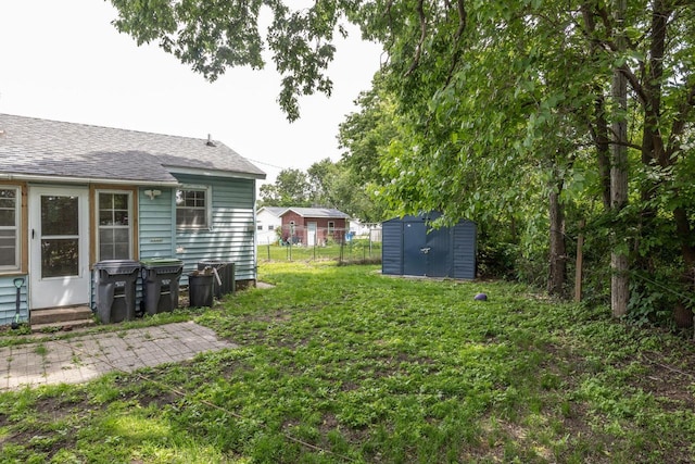 722 Avon St, La Crosse, WI 54603 - view of yard with a shed