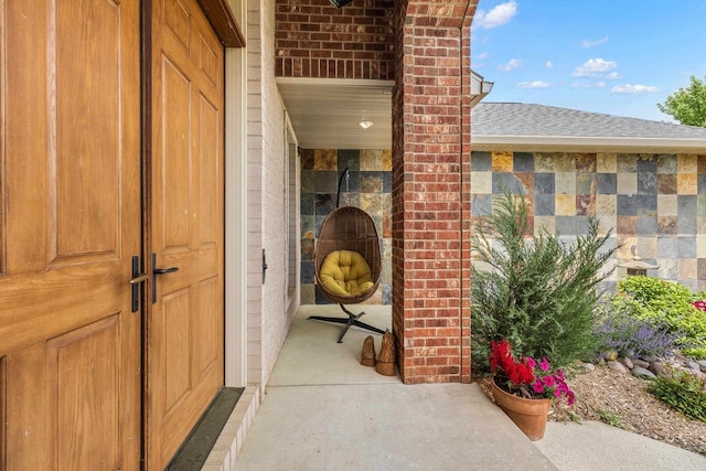 1022 Cortland Ln, Stevens Point, WI 54482 - entrance to property featuring a shingled roof