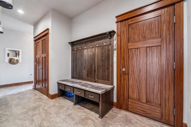 W9336 Lucy Ln, Hortonville, WI 54944 - mudroom featuring baseboards