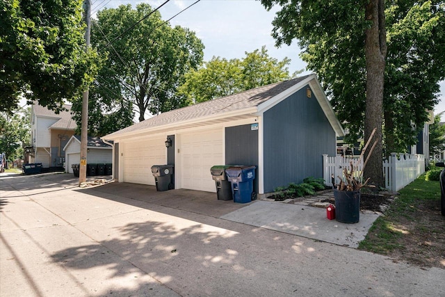 225 8th St, South Street, La Crosse, WI 54601 - view of detached garage