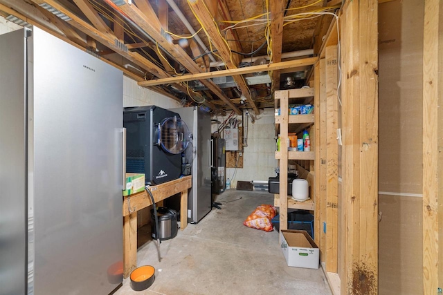 3287 E Old Highway 105, Superior, WI 54880 - unfinished basement featuring gas water heater