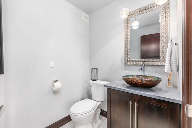W1977 Center Valley Rd, Kaukauna, WI 54130 - half bath featuring toilet and vanity