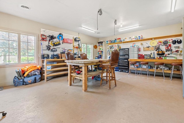 W1977 Center Valley Rd, Kaukauna, WI 54130 - garage with a workshop area