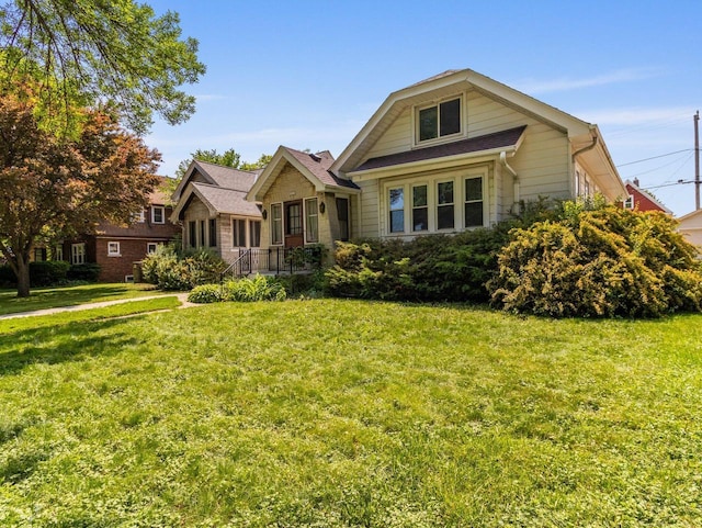 2221 N 60th St, Milwaukee, WI 53208 - view of front of property with a front lawn