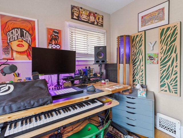 2221 N 60th St, Milwaukee, WI 53208 - view of office space
