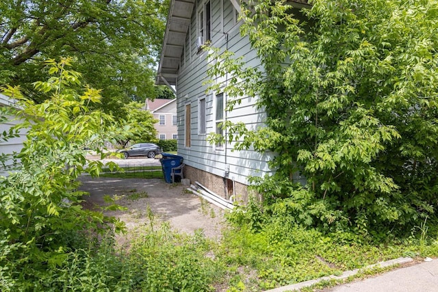 863 Jackson St, Oshkosh, WI 54901 - view of side of property