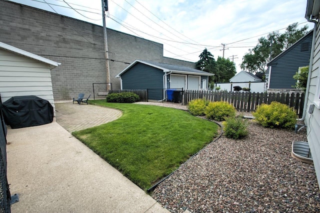 621 N Linwood Ave, Appleton, WI 54914 - view of yard featuring a patio area