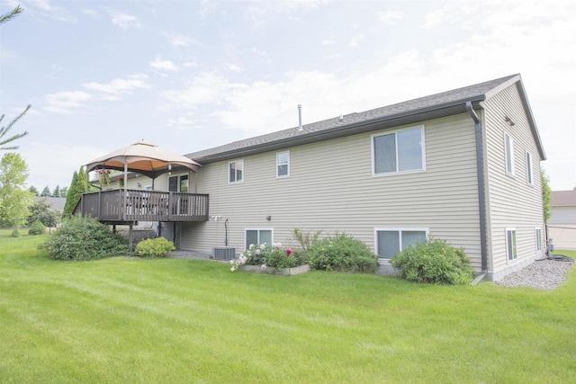 708 Owl Ln, Stevens Point, WI 54482 - back of house featuring a gazebo and a lawn