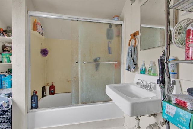 1208 Wisconsin St, Stevens Point, WI 54481 - full bath featuring enclosed tub / shower combo and a sink