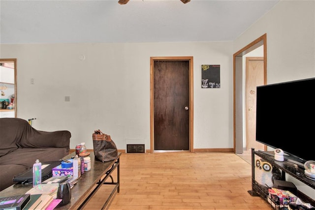 1208 Wisconsin St, Stevens Point, WI 54481 - living area featuring light wood finished floors and a ceiling fan