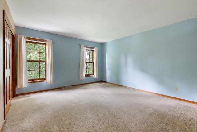 10800 N Norway Dr, Mequon, WI 53092 - empty room featuring carpet flooring and baseboards
