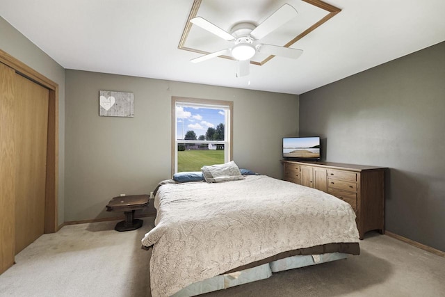 W5355 Linden Hill Dr, Appleton, WI 54915 - bedroom featuring light carpet, a closet, and a ceiling fan