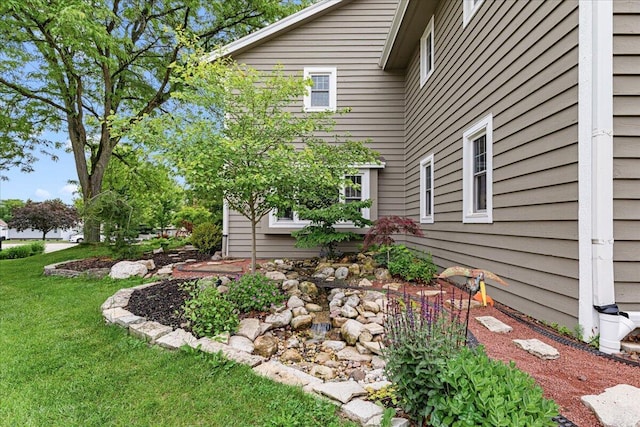 1021 Aspen Pl, West Bend, WI 53095 - view of grassy yard