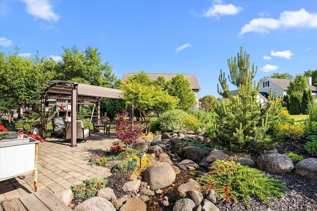 1021 Aspen Pl, West Bend, WI 53095 - view of yard featuring a patio area