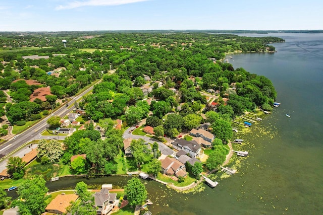 2830 Tomahawk Ct, Middleton, WI 53562 - aerial perspective of suburban area featuring a large body of water