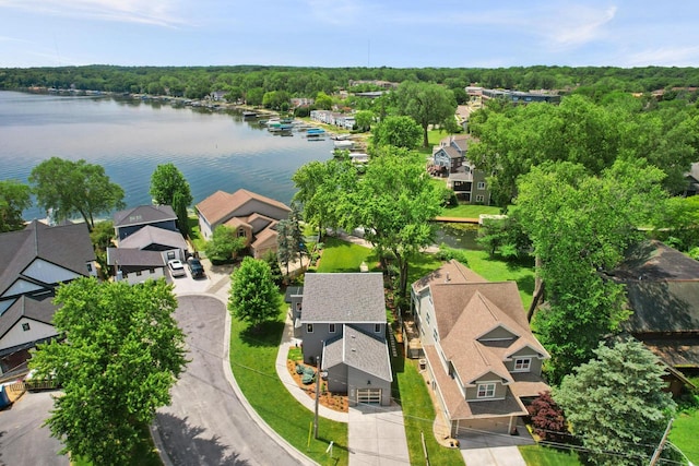 2830 Tomahawk Ct, Middleton, WI 53562 - aerial perspective of suburban area featuring a large body of water