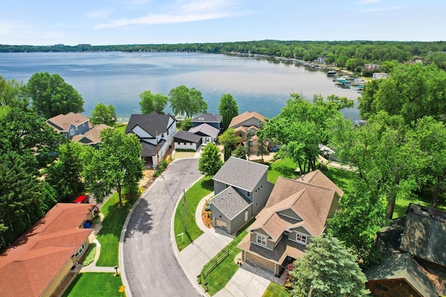 2830 Tomahawk Ct, Middleton, WI 53562 - aerial view of residential area featuring a nearby body of water