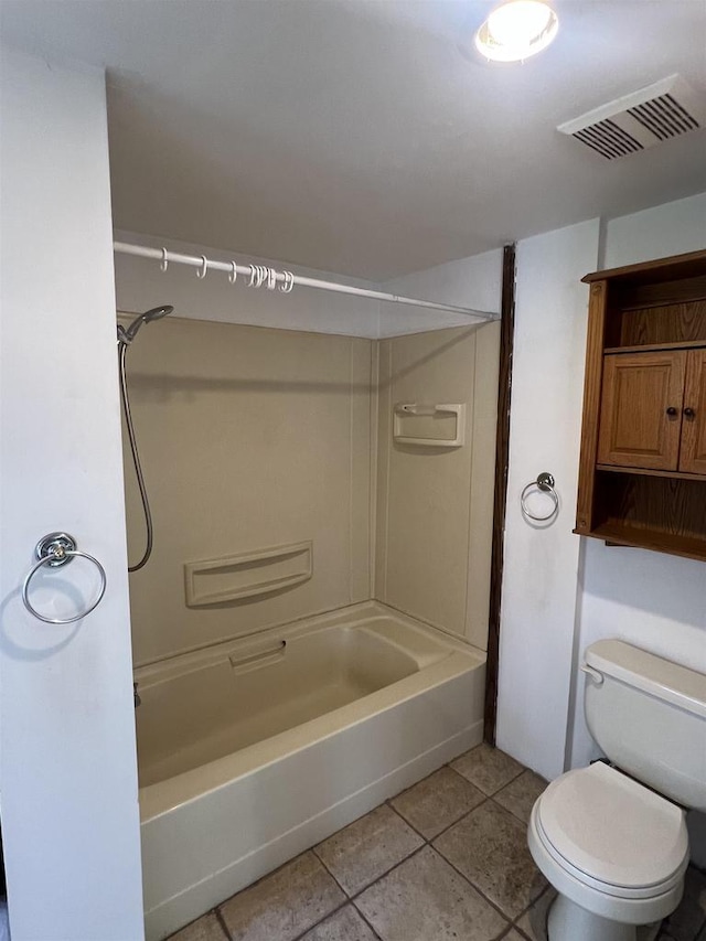 530 Wisconsin St, Columbus, WI 53925 - full bathroom featuring tub / shower combination and tile patterned flooring