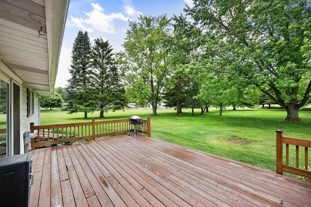 W365N7134 Mcmahon Rd, Oconomowoc, WI 53066 - deck with a lawn
