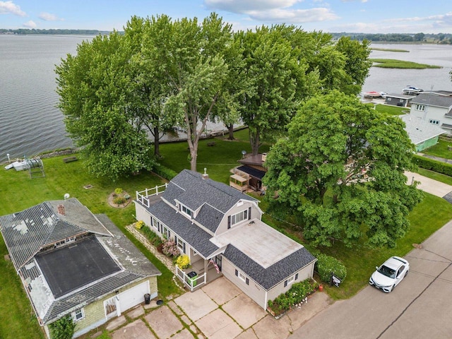 2963 Sunset Point Ln, Oshkosh, WI 54904 - aerial view of property and surrounding area featuring a large body of water
