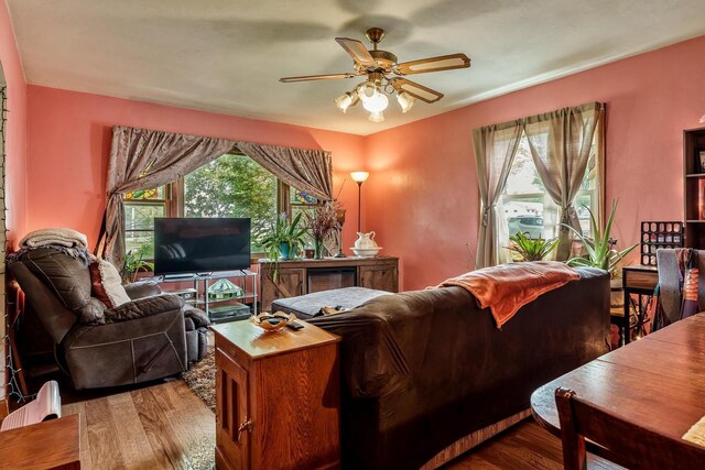 1422 S Burchard Ave, Freeport, IL 61032 - living area featuring wood finished floors and ceiling fan