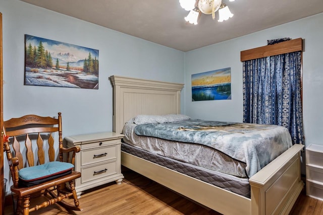 1422 S Burchard Ave, Freeport, IL 61032 - bedroom with light wood finished floors