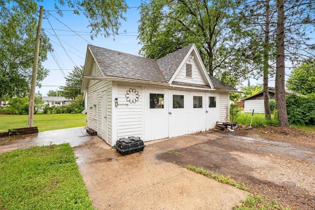 413 S Howard St, Princeton, WI 54968 - view of garage