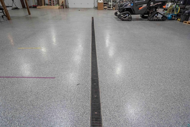 4304 E Leggate Rd, Superior, WI 54880 - view of garage