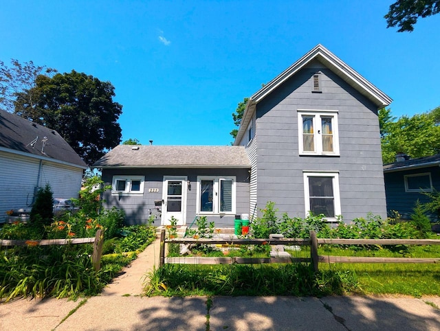 225 Caledonia St, La Crosse, WI 54603 - view of front of home with a garden