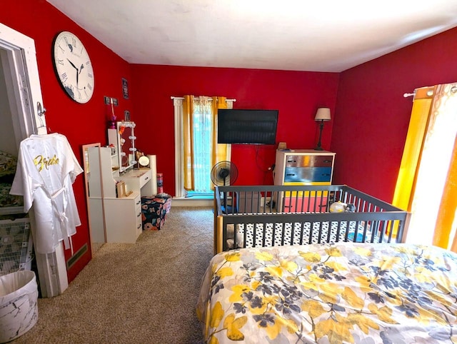 225 Caledonia St, La Crosse, WI 54603 - bedroom featuring carpet