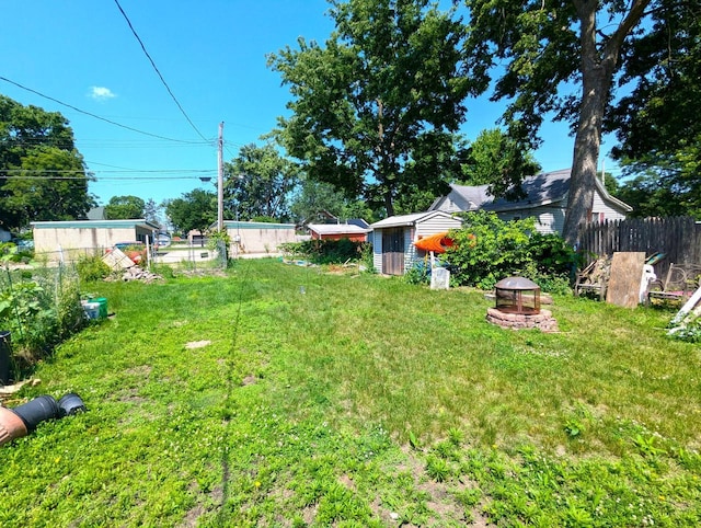 225 Caledonia St, La Crosse, WI 54603 - view of yard with a shed