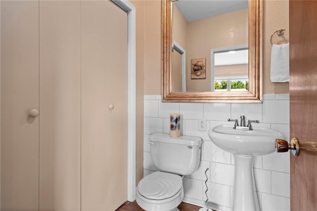 110 1st Ave, Balsam Lake, WI 54005 - bathroom featuring tile walls