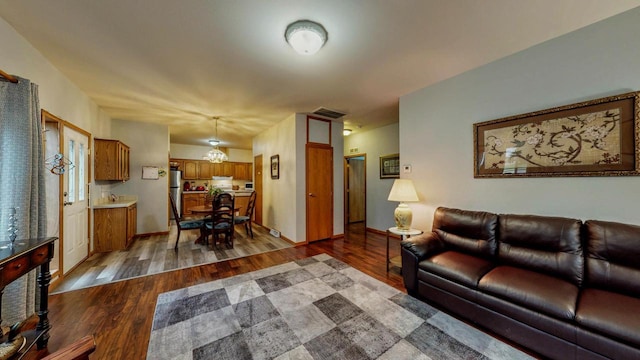 654 Riverview Ct Unit 2-Bldg C, Jefferson, WI 53549 - living room featuring wood finished floors and baseboards