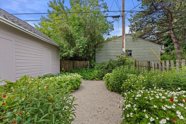 4069 N Prospect Ave, Shorewood, WI 53211 - view of yard