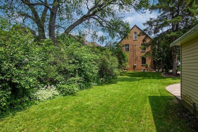 1853 N 83rd St, Wauwatosa, WI 53213 - view of grassy yard
