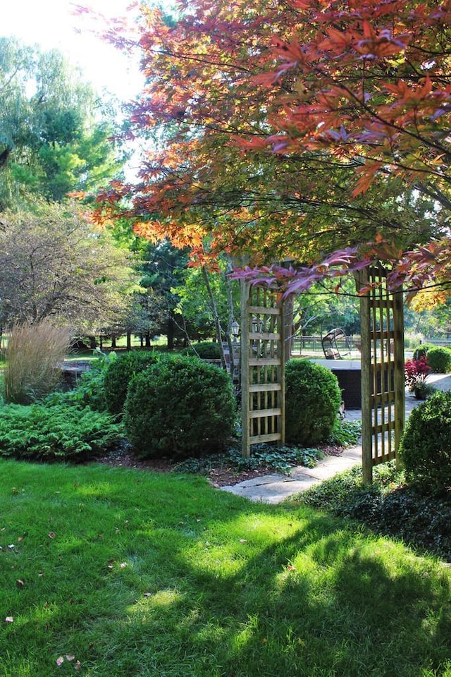 2307 W Willow Creek Ln, Sheboygan, WI 53083 - view of grassy yard