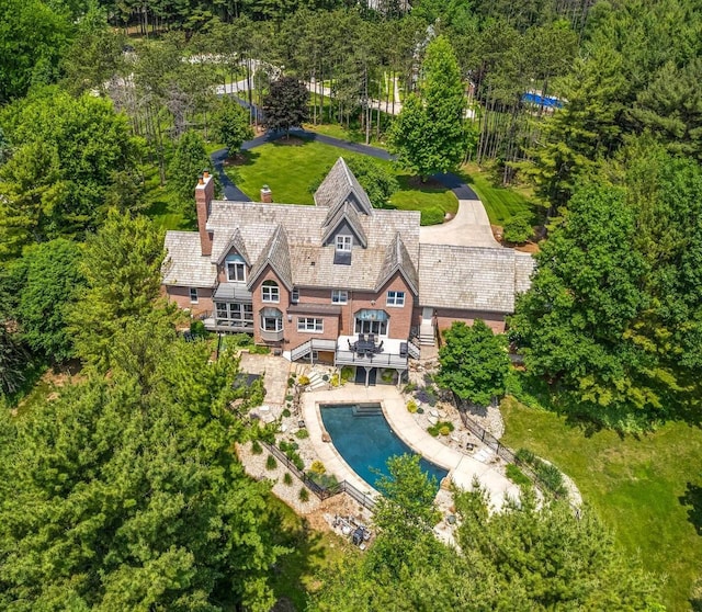 N69W29753 Ridgeview Ct, Hartland, WI 53029 - view of subject property with a pool