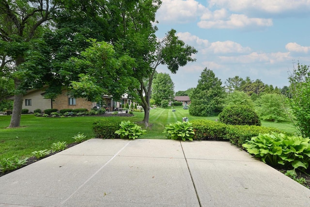836 Pilgrim Pkwy, Elm Grove, WI 53122 - view of patio / terrace