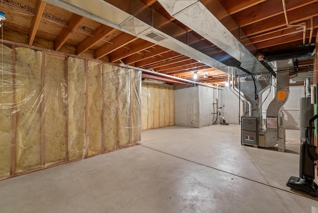 7062 S Fieldstone Ct, Franklin, WI 53132 - unfinished below grade area featuring heating unit