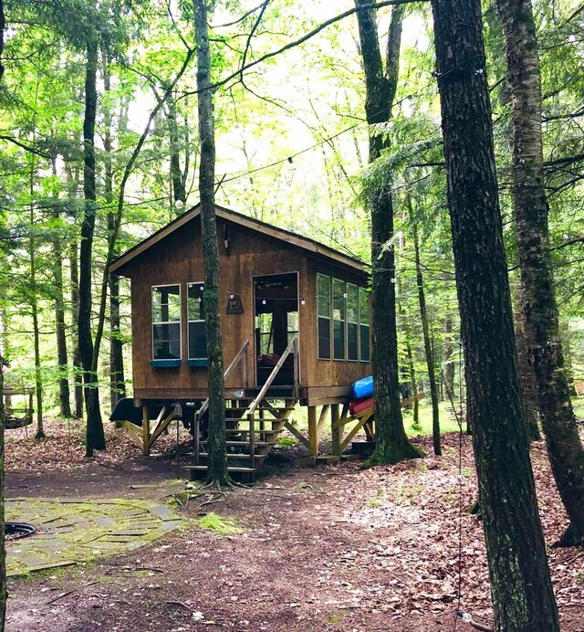 W15036 Poachers Run Ln, Athelstane, WI 54101 - view of front of property with stairway