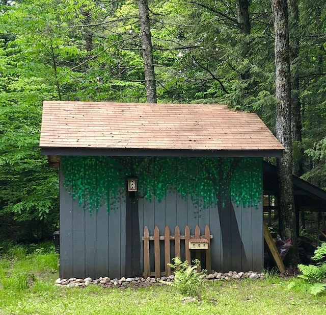 W15036 Poachers Run Ln, Athelstane, WI 54101 - view of outdoor structure with a forest view